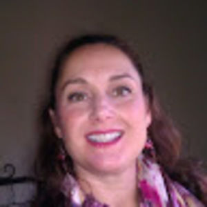 Meet your Posher, Lara